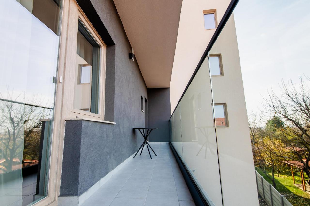 Samplus Central Apartment Крайова Экстерьер фото