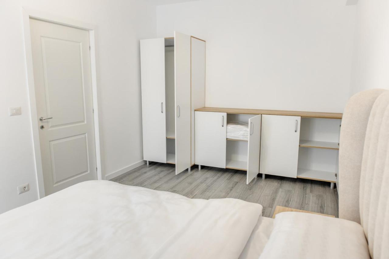 Samplus Central Apartment Крайова Экстерьер фото